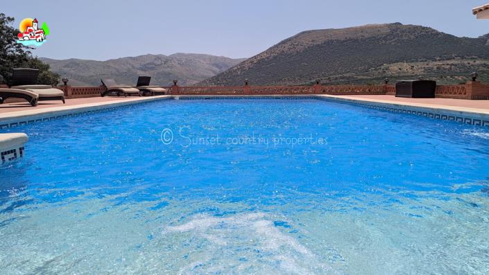 Image No.6-4 Bed Country Property for sale