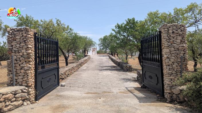 Image No.7-4 Bed Country Property for sale