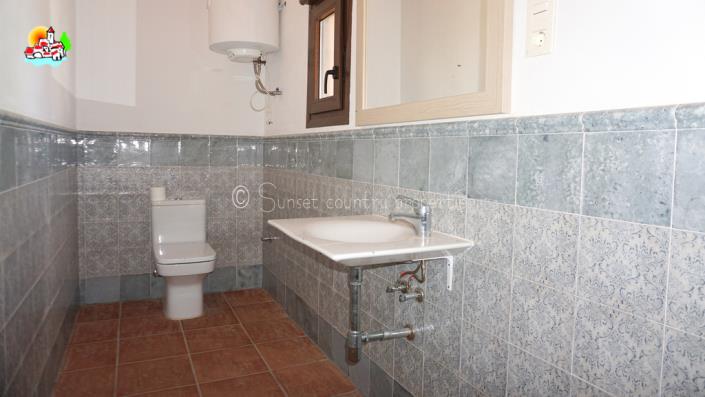 Image No.27-4 Bed Country Property for sale