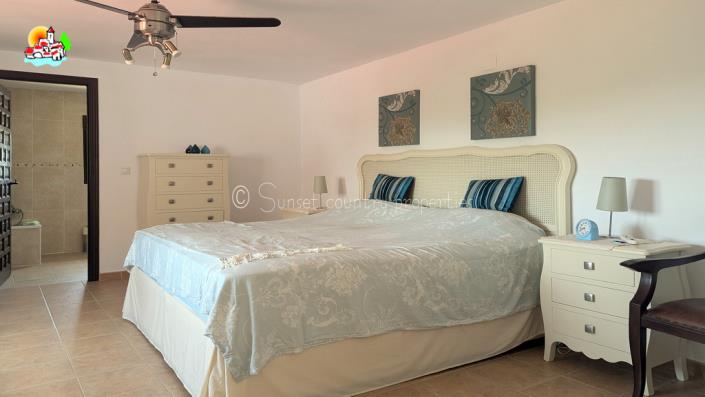 Image No.33-4 Bed Country Property for sale