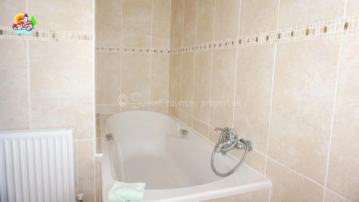 Image No.37-4 Bed Country Property for sale