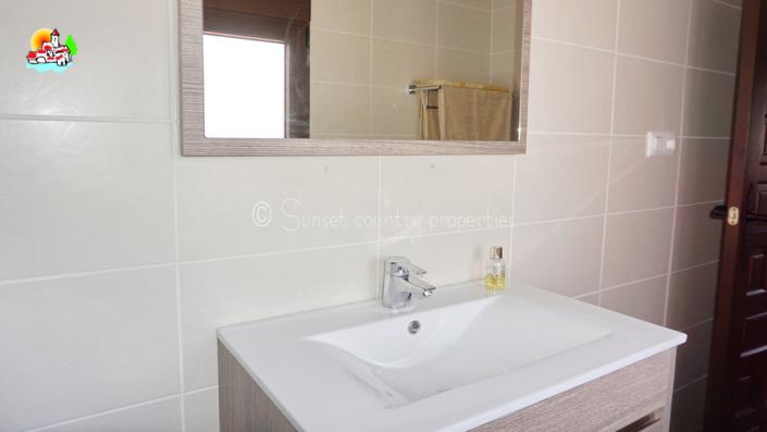 Image No.40-4 Bed Country Property for sale