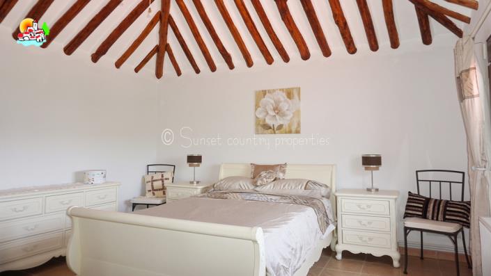 Image No.39-4 Bed Country Property for sale