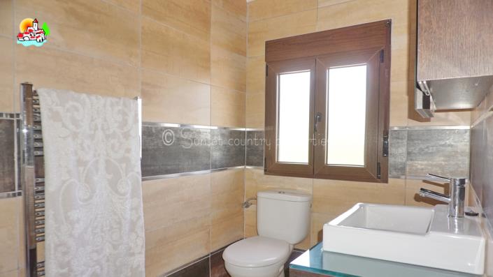 Image No.44-4 Bed Country Property for sale