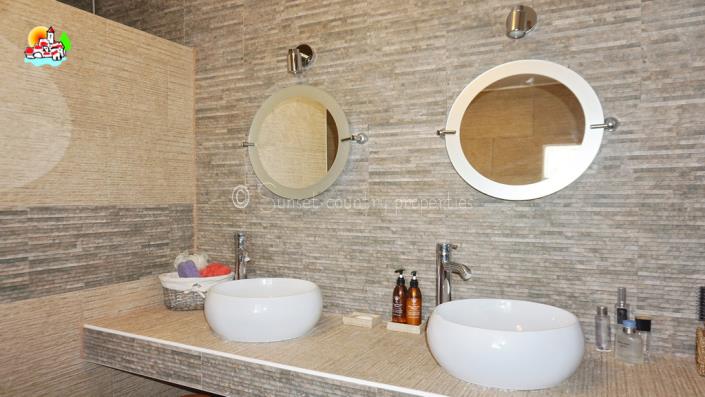 Image No.53-4 Bed Country Property for sale