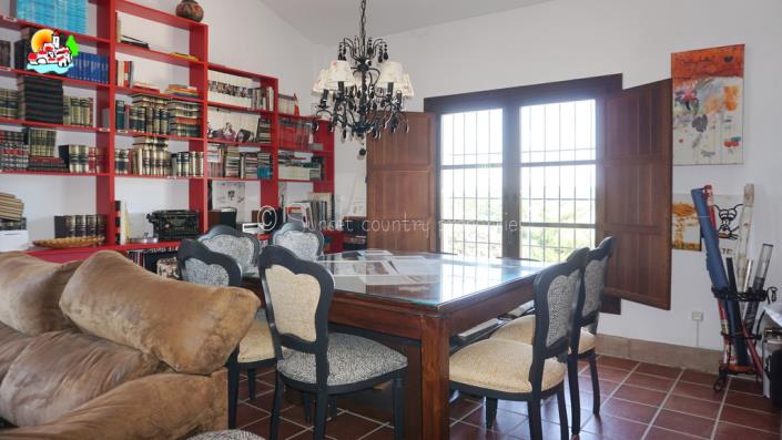 Image No.12-3 Bed Country House for sale