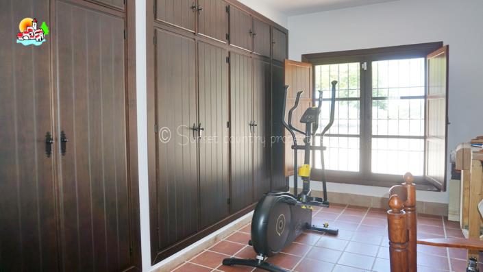 Image No.22-3 Bed Country House for sale