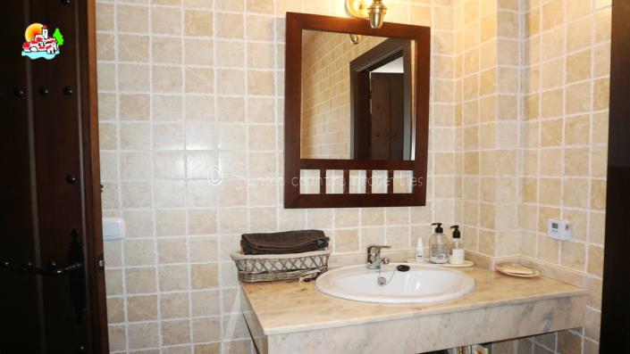 Image No.23-3 Bed Country House for sale