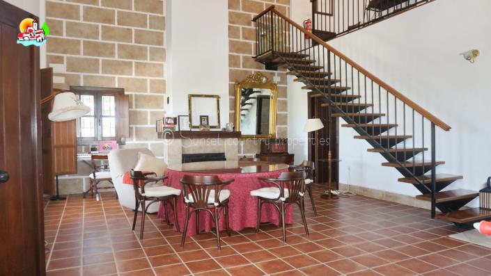 Image No.25-3 Bed Country House for sale