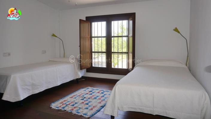 Image No.34-3 Bed Country House for sale