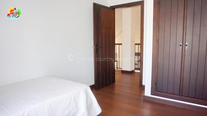 Image No.36-3 Bed Country House for sale