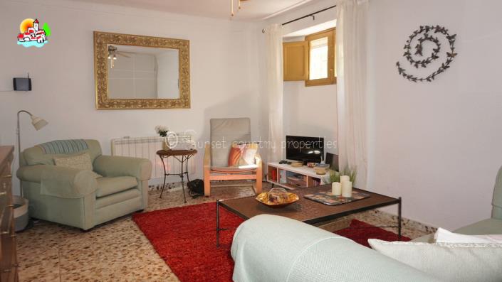 Image No.11-3 Bed Country Property for sale