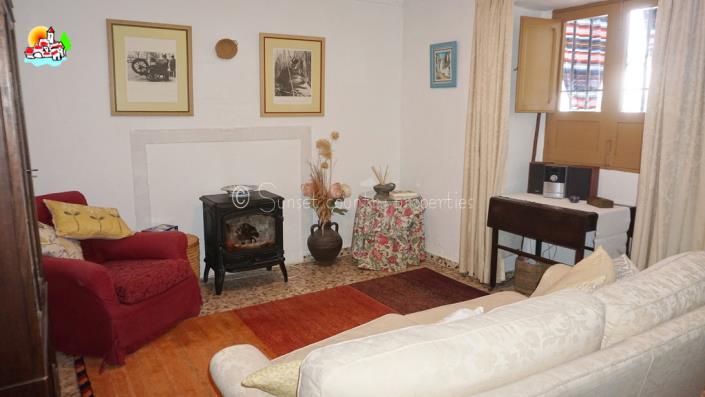 Image No.12-3 Bed Country Property for sale