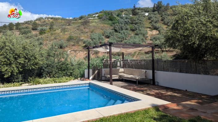 Image No.22-3 Bed Country Property for sale