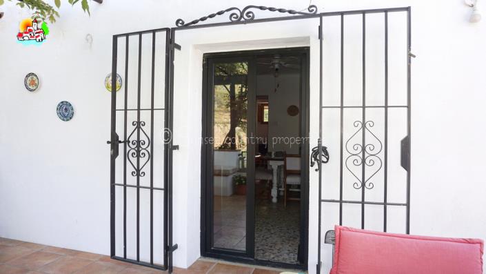 Image No.24-3 Bed Country Property for sale