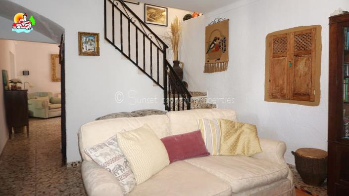 Image No.25-3 Bed Country Property for sale