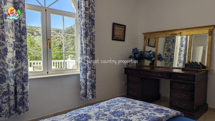 Image No.46-5 Bed Country House for sale