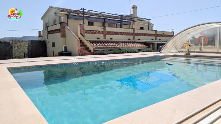 Image No.2-4 Bed Country Property for sale