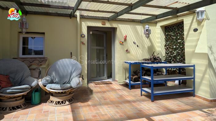 Image No.7-4 Bed Country Property for sale