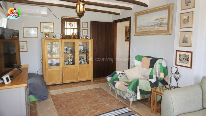 Image No.12-4 Bed Country Property for sale