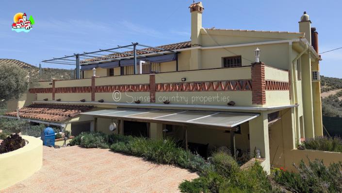 Image No.15-4 Bed Country Property for sale