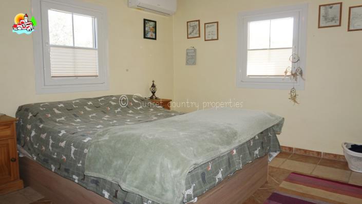 Image No.22-4 Bed Country Property for sale