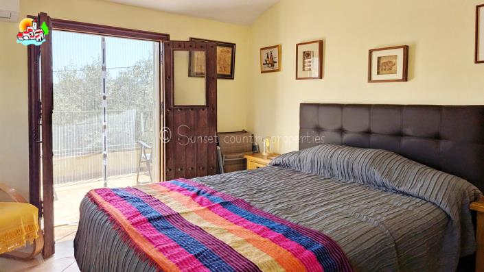 Image No.31-4 Bed Country Property for sale