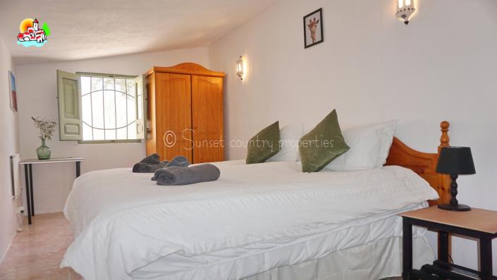 Image No.23-5 Bed Country House for sale