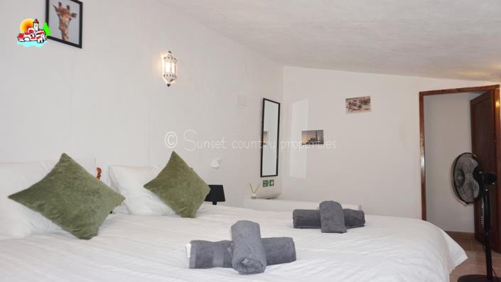 Image No.24-5 Bed Country House for sale