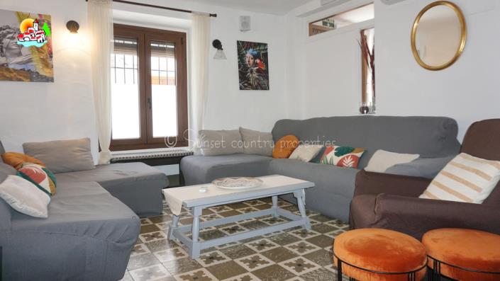 Image No.4-7 Bed Townhouse for sale