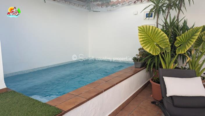 Image No.3-7 Bed Townhouse for sale