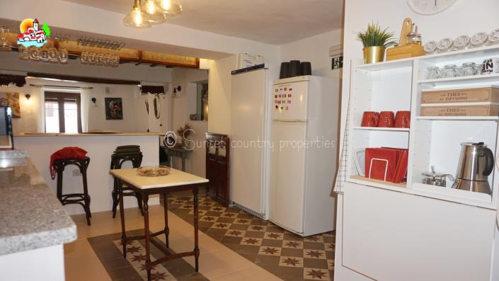 Image No.13-7 Bed Townhouse for sale