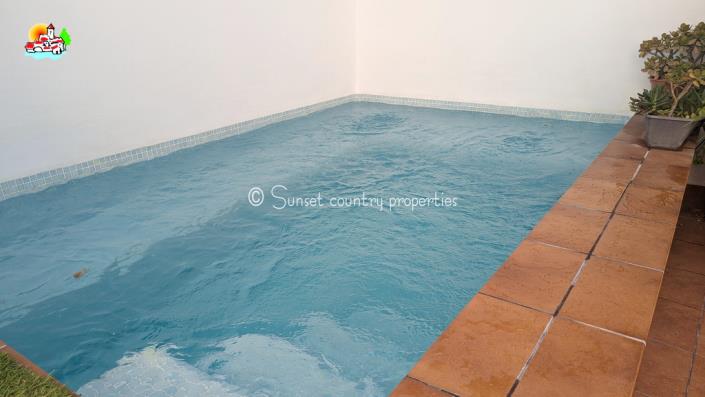 Image No.17-7 Bed Townhouse for sale