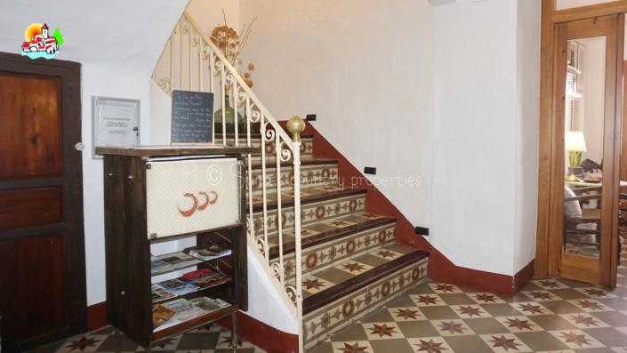 Image No.20-7 Bed Townhouse for sale