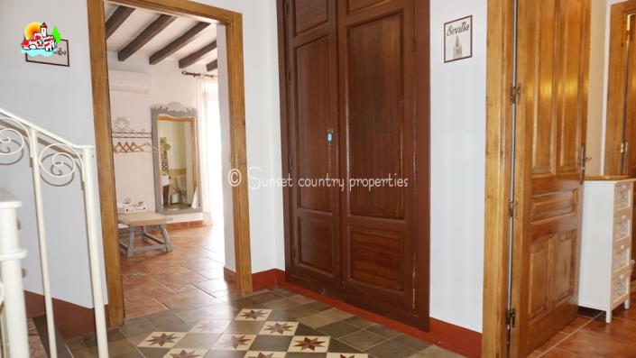 Image No.21-7 Bed Townhouse for sale