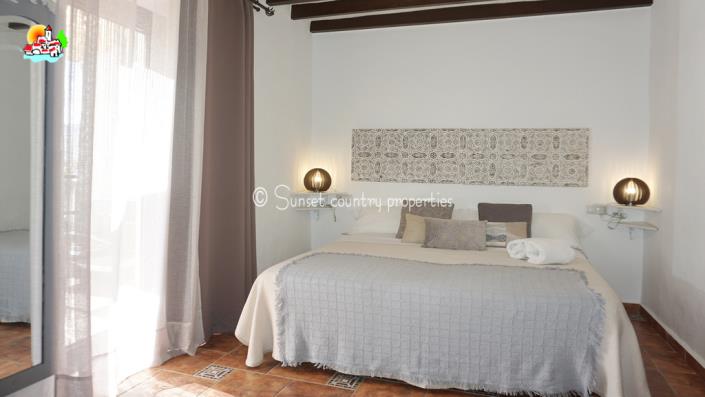 Image No.27-7 Bed Townhouse for sale