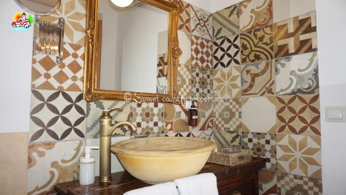 Image No.30-7 Bed Townhouse for sale