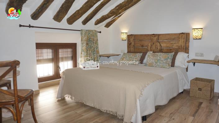 Image No.33-7 Bed Townhouse for sale