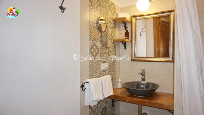 Image No.38-7 Bed Townhouse for sale