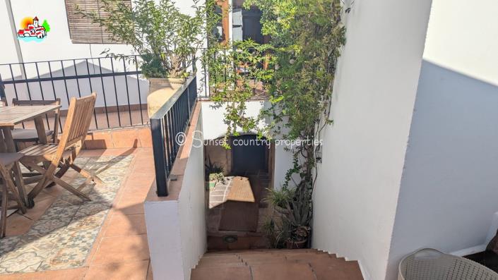 Image No.41-7 Bed Townhouse for sale