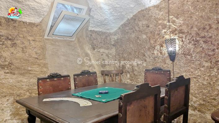 Image No.46-7 Bed Townhouse for sale