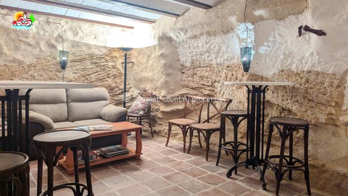 Image No.47-7 Bed Townhouse for sale