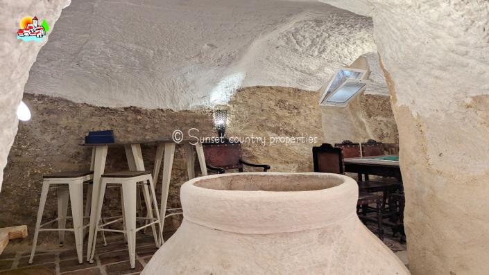 Image No.48-7 Bed Townhouse for sale