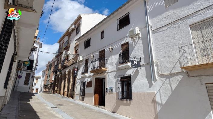 Image No.50-7 Bed Townhouse for sale