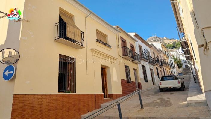 Image No.1-2 Bed Townhouse for sale