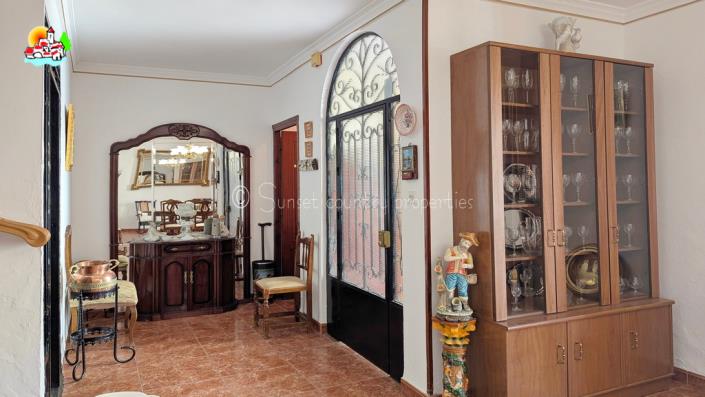 Image No.2-2 Bed Townhouse for sale