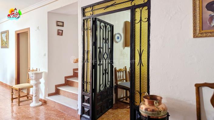 Image No.8-2 Bed Townhouse for sale