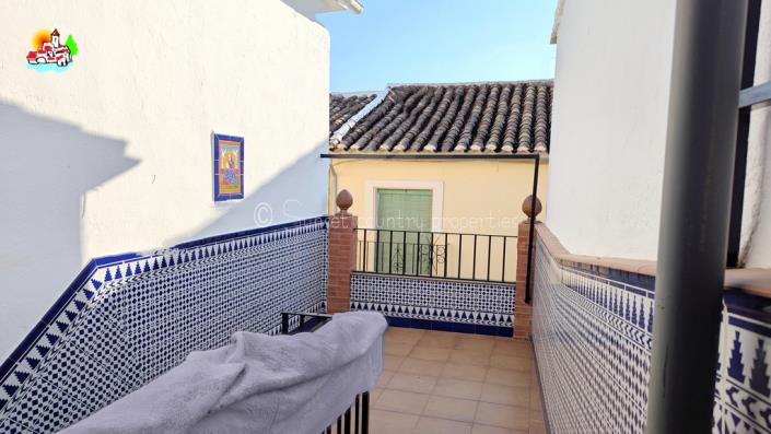 Image No.21-2 Bed Townhouse for sale