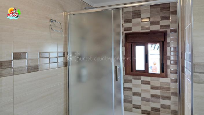 Image No.33-2 Bed Townhouse for sale