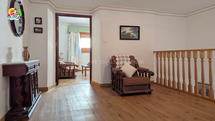 Image No.40-2 Bed Townhouse for sale